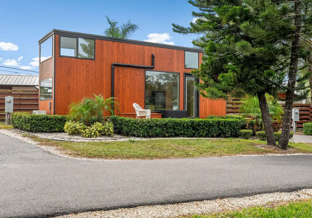 ESCAPE One XL Tiny Home for Sale – Near Tampa, FL image 1