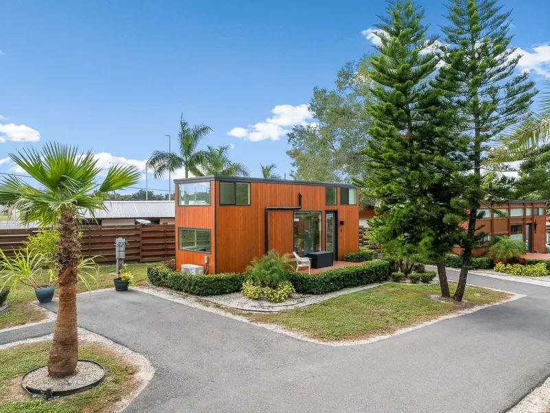 ESCAPE One XL Tiny Home for Sale – Near Tampa, FL photo 3