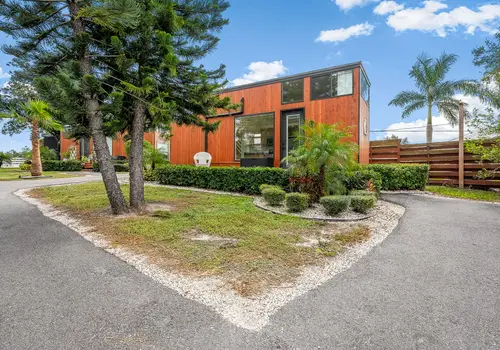 ESCAPE One XL Tiny Home for Sale – Near Tampa, FL image 5