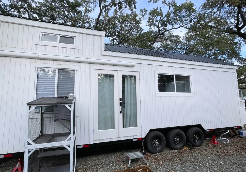 Tiny Home on Wheels For Sale in Oregon! Delivery Available! image 1