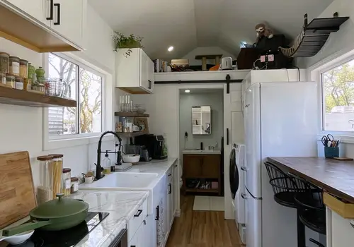 Tiny Home on Wheels For Sale in Oregon! Delivery Available! image 3