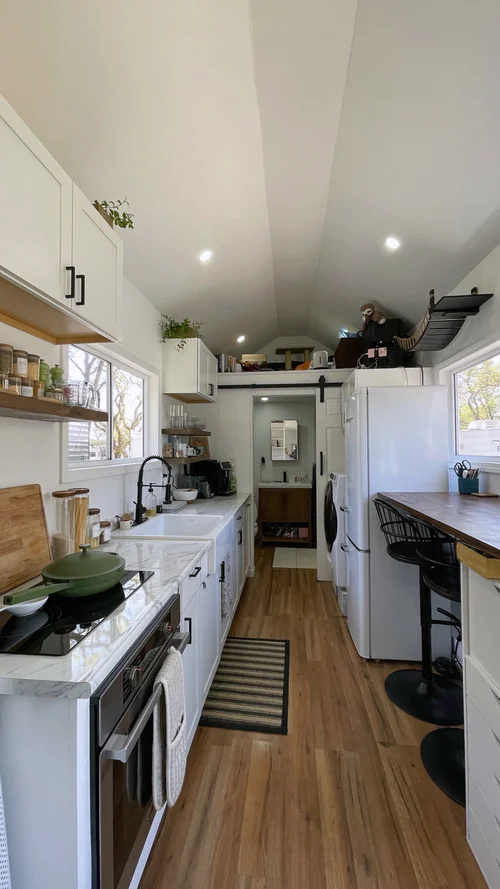 Tiny Home on Wheels For Sale in Oregon! Delivery Available! image 3