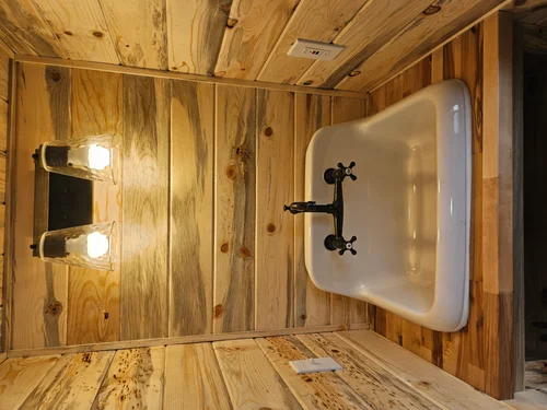 28' Tiny Home w/ Off Grid Package! image 5