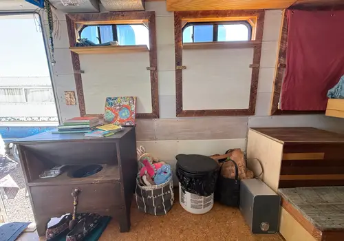 Converted 2001 Diesel Bus Home for Sale in Denver image 4