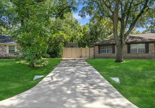 Turnkey Modern Shipping Container Home Comes Fully Furnished image 3