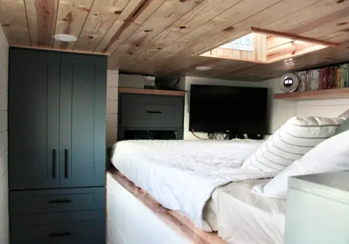 Modern Farmhouse Tiny Home image 2