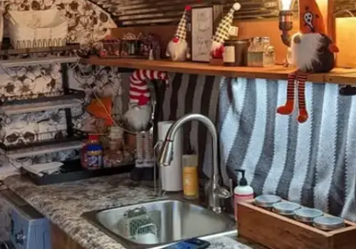 Charming Custom Built 2002 Skoolie For Sale! image 2