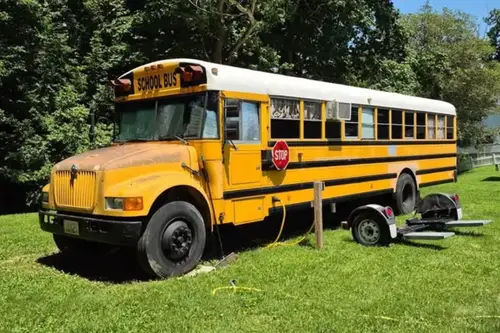 Charming Custom Built 2002 Skoolie For Sale! - Converted Bus 200 sqft in Columbus, Ohio