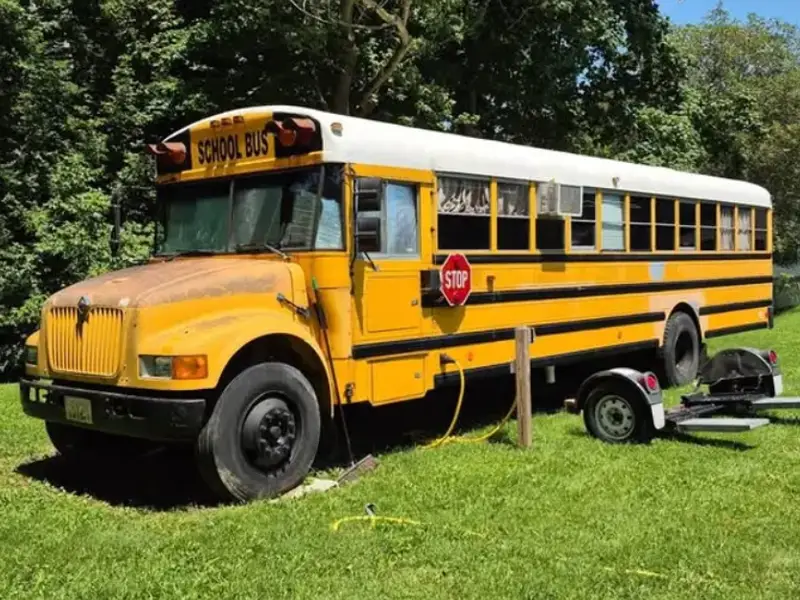 Charming Custom Built 2002 Skoolie For Sale! — Converted Bus — 656 sqft for sale in Cincinnati, Ohio