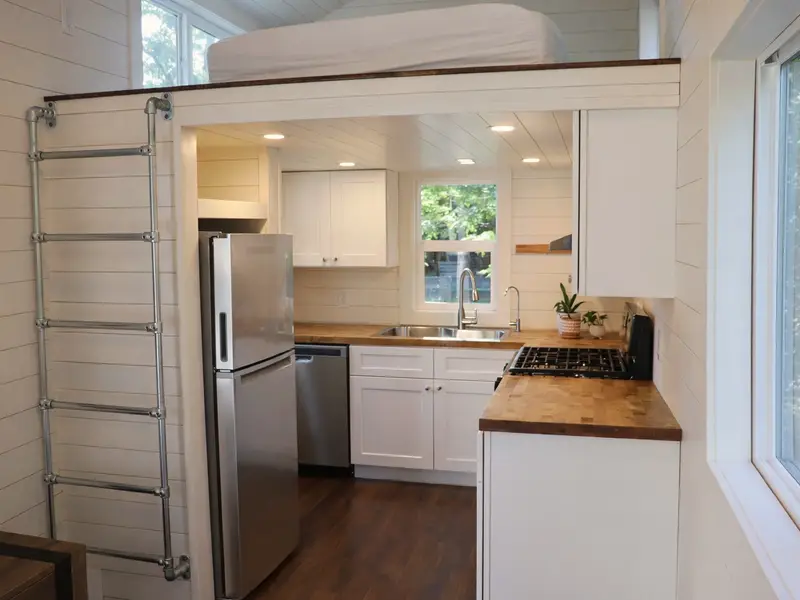 Price Drop! Professionally Built 2022 Tiny Home on Wheels photo 3