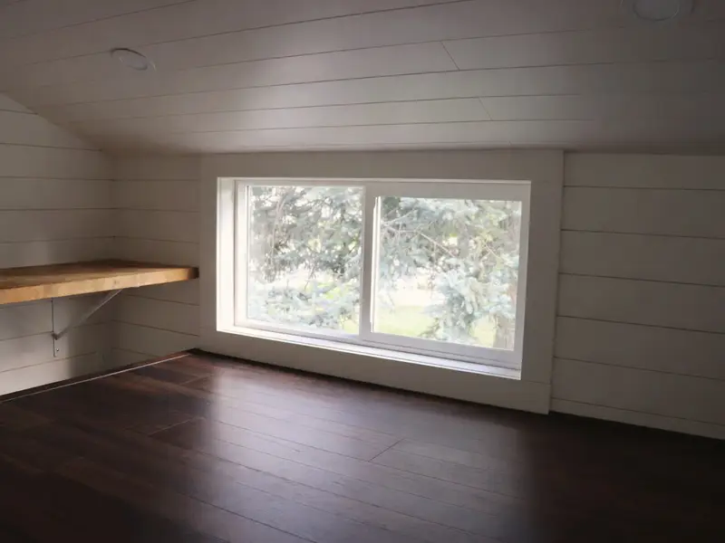 Price Drop! Professionally Built 2022 Tiny Home on Wheels photo 4