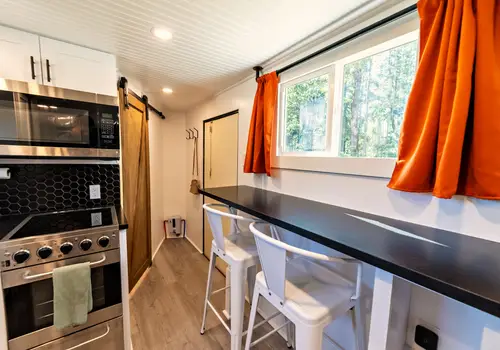 For Sale! Farmhouse-Style Tiny Home on Wheels – Move-In Ready image 2