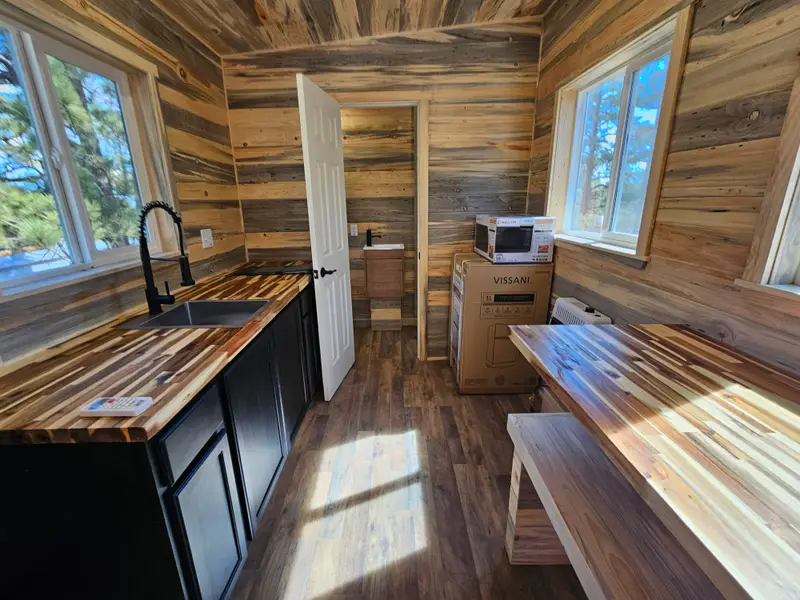 22' Off Grid Bunkhouse Tiny Home photo 3