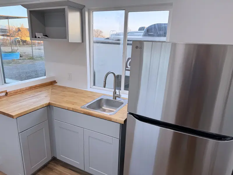 Handcrafted 320 Sq Ft Tiny Home on Gooseneck Trailer photo 4