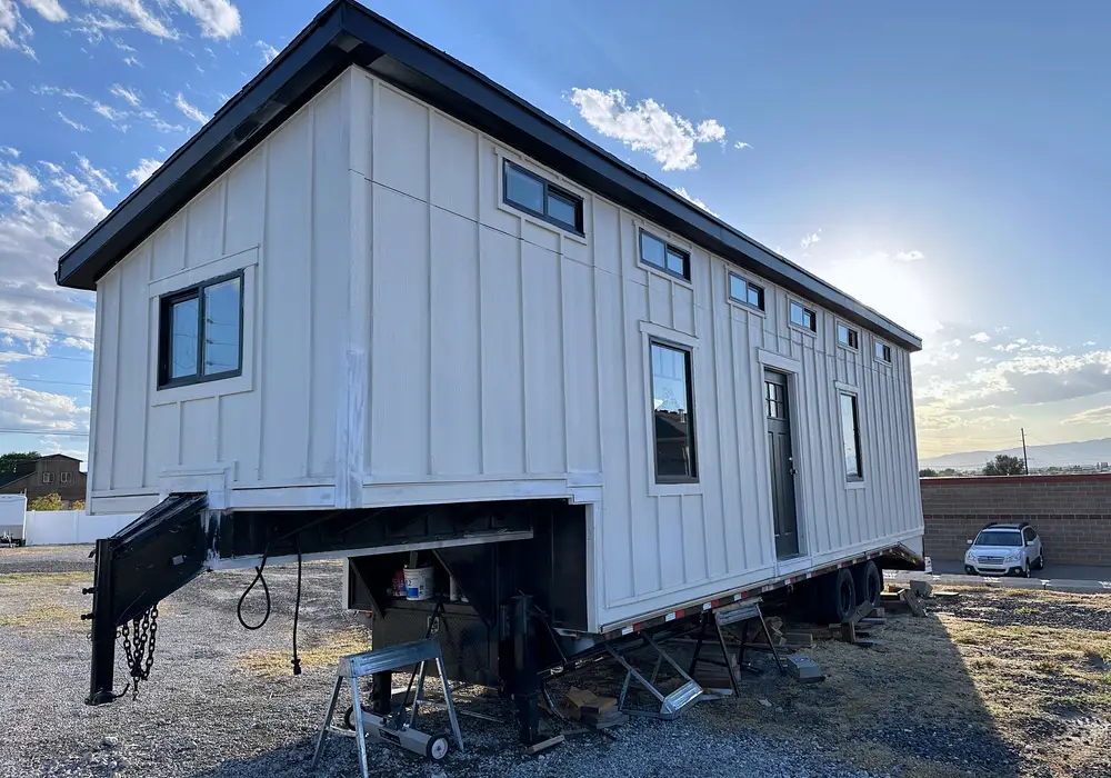 Handcrafted 320 Sq Ft Tiny Home on Gooseneck Trailer — 1 bedroom Tiny House — 1036 sqft for sale in Lehi, Utah