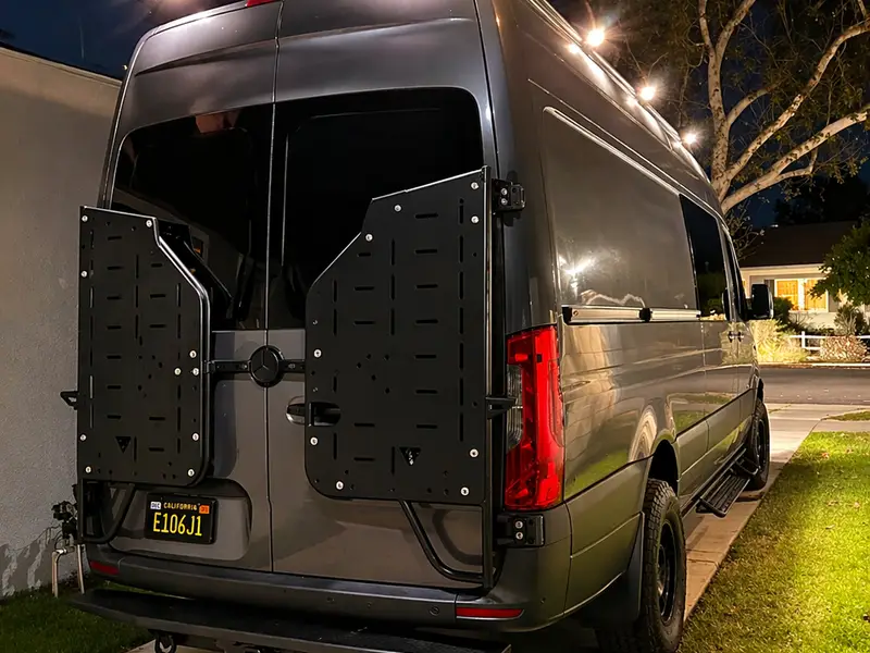 Fully Upgraded Road Trip Vanlife 4×4 Diesel Sprinter & Turnkey photo 4
