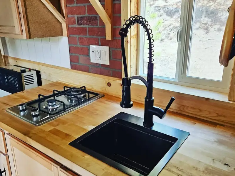 16' Hunters Cabin Tiny Home photo 2