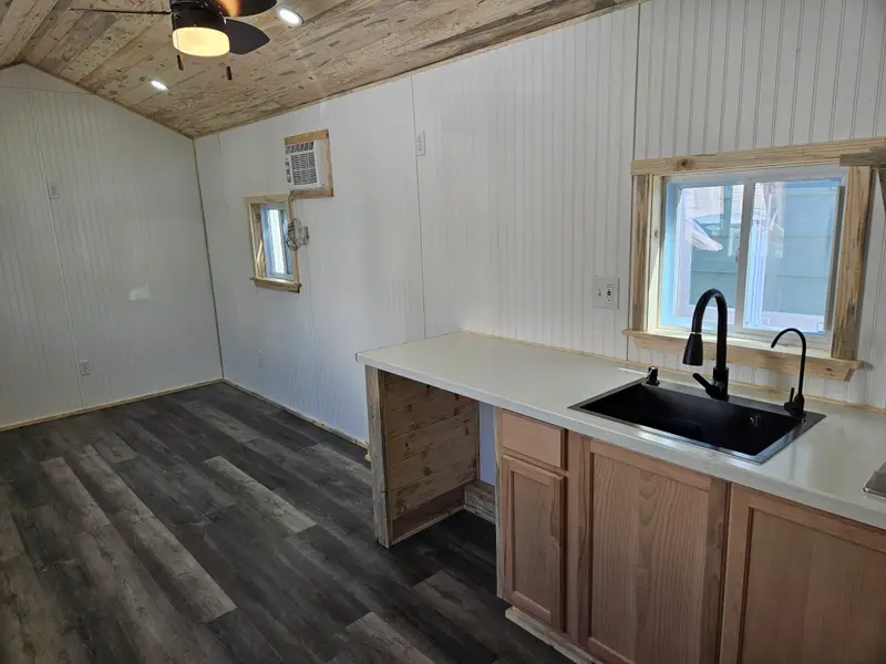 12' Office Tiny Home photo 2