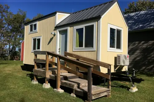 BEAUTIFUL AMISH BUILT TINY HOME - 2 bedroom Tiny House 196 sqft in Millerstown, Pennsylvania
