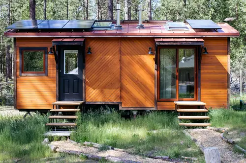 Luxury Off-Grid Tiny Home on Wheels! Dual Workspace, Remote Work Ready! - 1 bedroom Tiny House 853 sqft in Nevada City, Nevada