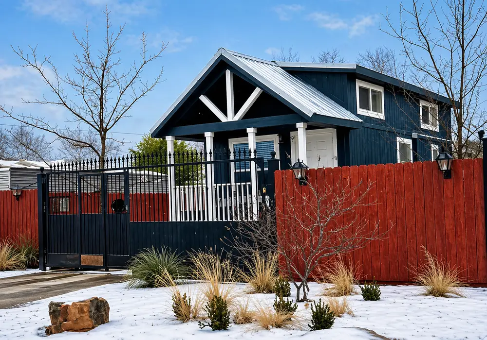 RVIA Certified Park Model Tiny Home With Private Lot – Can Stay in Place! — 1 bedroom Tiny House — 1227 sqft for sale in Lavon, Texas