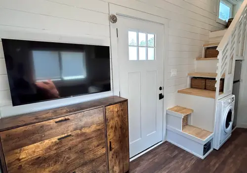 2021 NOAH-Certified Tiny Home | Main-Level Bedroom + Loft w/ Stairs & Fully Furnished detail photo 2