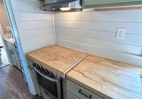 2021 NOAH-Certified Tiny Home | Main-Level Bedroom + Loft w/ Stairs & Fully Furnished detail photo 5