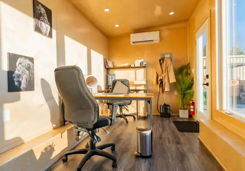16′ Backyard Office for Your Home Office Upgrade | The Perfect Work-From-Home Setup detail photo 4
