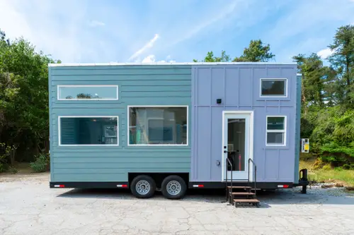 Move-in ready 24’ tiny home with upgraded insulation, first-floor bedroom, and fully equipped kitchen | Avalon 24' - 3 bedroom Tiny House Trailer 669 sqft in Snellville, Georgia
