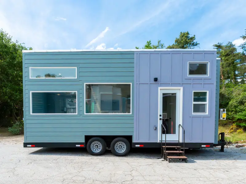 Move-in ready 24’ tiny home with upgraded insulation, first-floor bedroom, and fully equipped kitchen | Avalon 24' — 3 bedroom Tiny House Trailer — 669 sqft for sale in Snellville, Georgia
