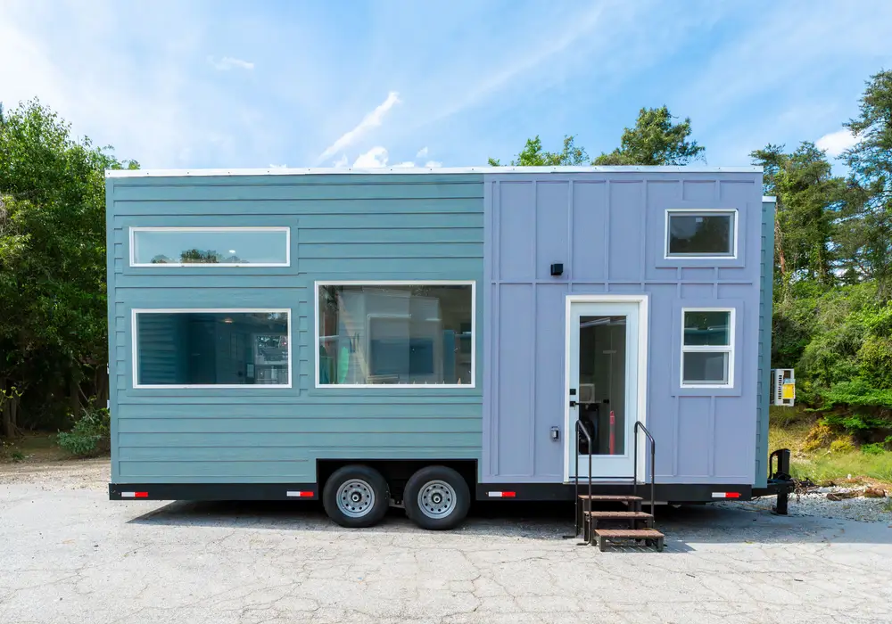 Move-in ready 24’ tiny home with upgraded insulation, first-floor bedroom, and fully equipped kitchen | Avalon 24' — 3 bedroom Tiny House Trailer — 669 sqft for sale in Snellville, Georgia