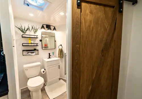 Move-In Ready Farmhouse-Style Tiny Home on Wheels! detail photo 4