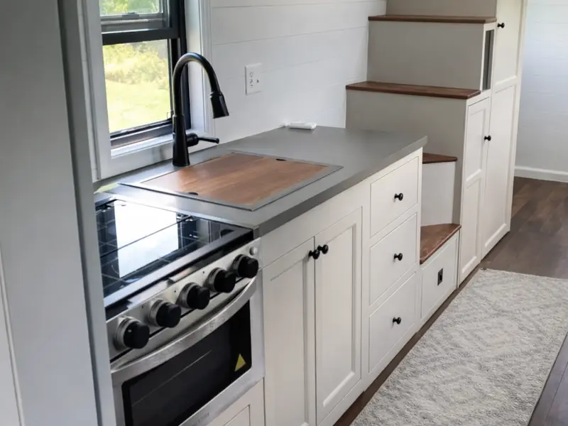 Welcome to the FARMHOUSE, Modern Tiny Home on Wheels photo 4