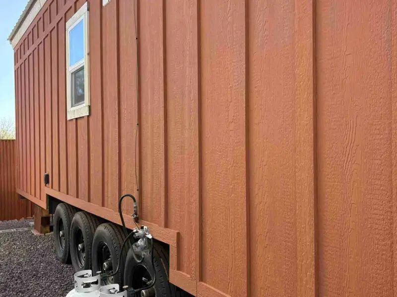 Les’ 40’ x 10’ Furnished, Turnkey Tiny Home on Wheels — Includes Extras — Sleeps 6 photo 3