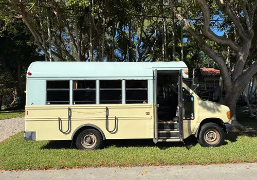 2004 E350 Short Bus Conversion – Adventure Ready image 5