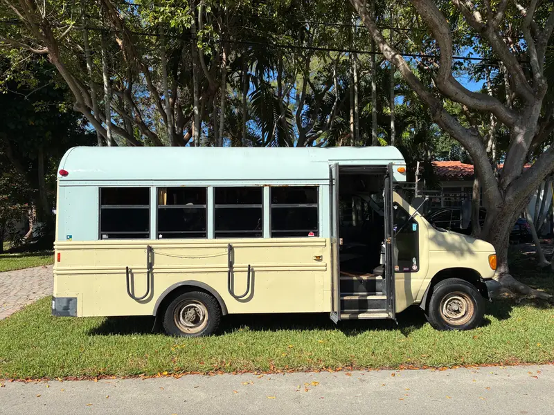 2004 E350 Short Bus Conversion – Adventure Ready photo 3