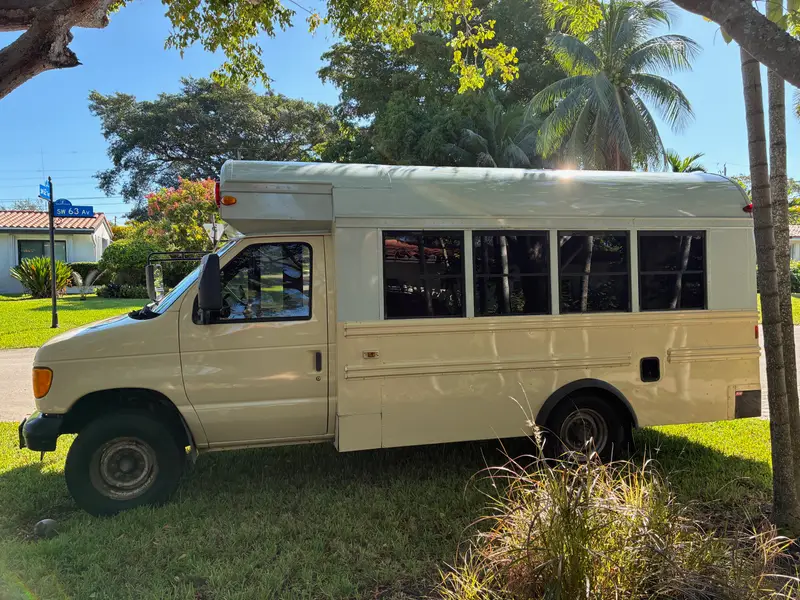 2004 E350 Short Bus Conversion – Adventure Ready photo 4
