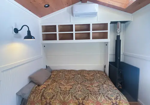 Luxury Off-Grid Tiny Home on Wheels! Dual Workspace, Remote Work Ready! image 4