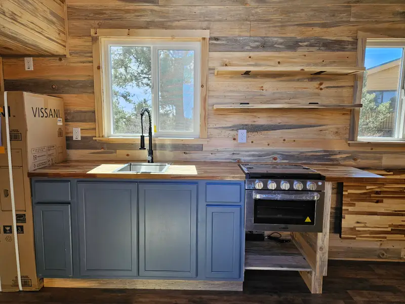 24' Jack n Jill Tiny Home photo 2