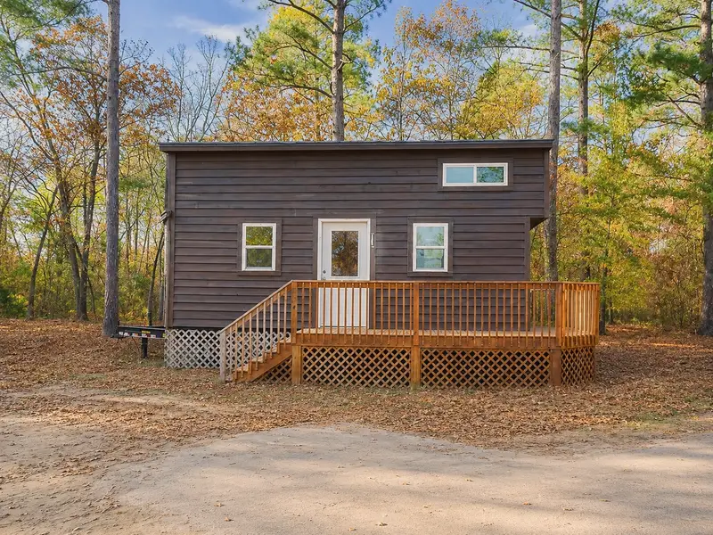Bright Tiny House on Wheels! 2 Lofts, Laundry & Wraparound Porch — 1 bedroom Tiny House — 606 sqft for sale in Elgin, South Carolina