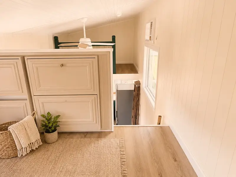 Bright Tiny House on Wheels! 2 Lofts, Laundry & Wraparound Porch photo 2