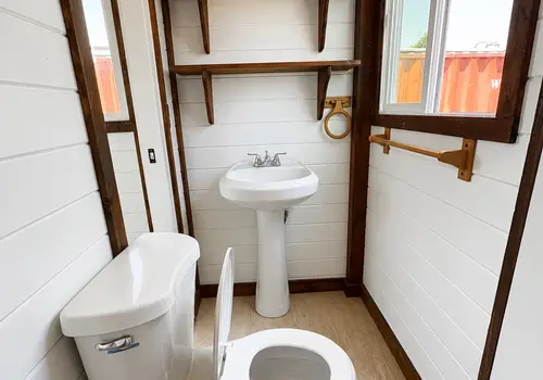 San Marcos Tiny Home on Wheel, Open to Offers! detail photo 4