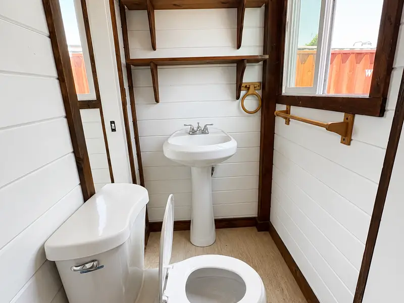 San Marcos Tiny Home on Wheel, Open to Offers! photo 4