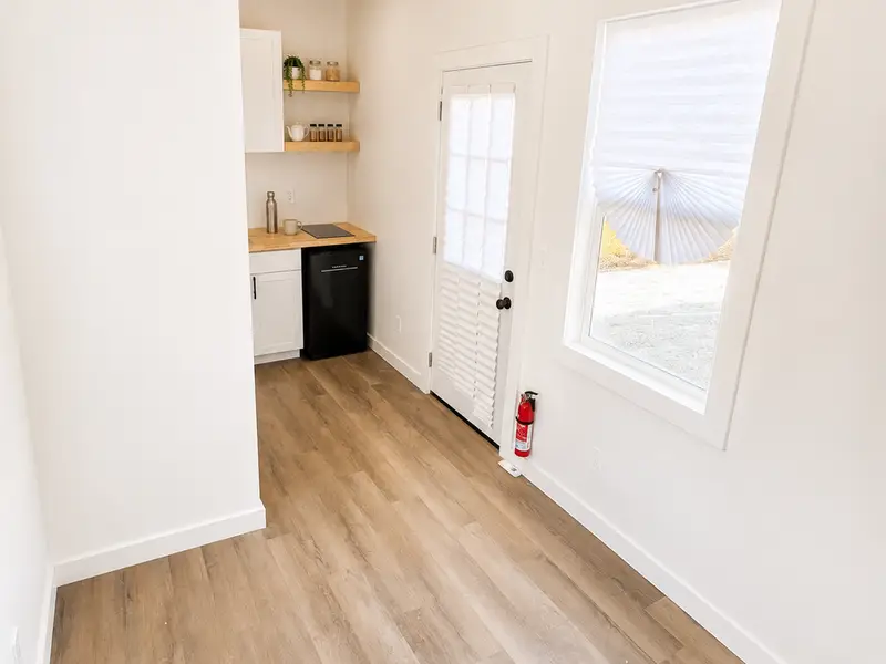 Bright & Modern Tiny House on Wheels! Move-In Ready photo 4