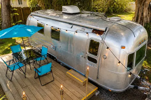 Vintage Airstream Overlander - Completely Renovated & Move-In Ready - 1 bedroom Camper 590 sqft in Boca Raton, Florida