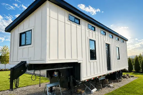 Custom 40-Foot Gooseneck Tiny Home - 1 bedroom Tiny House 316 sqft in Pleasant, Utah