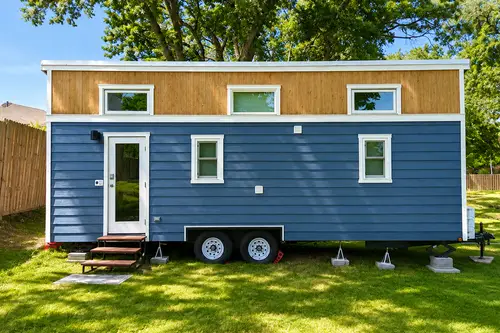 Beautiful 2019 Tumbleweed Tiny Home For Sale! Fully Furnished & Updated - 1 bedroom Tiny House 225 sqft in Temple, Texas