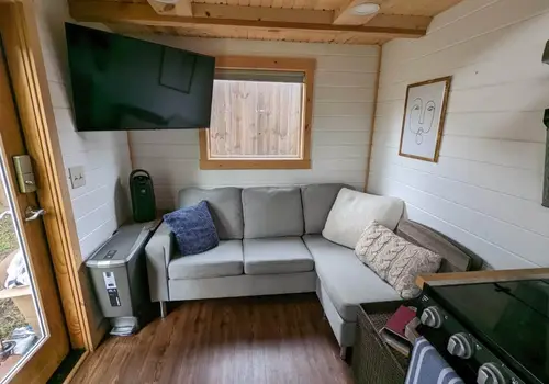 Beautiful 2019 Tumbleweed Tiny Home For Sale! Fully Furnished & Updated detail photo 3