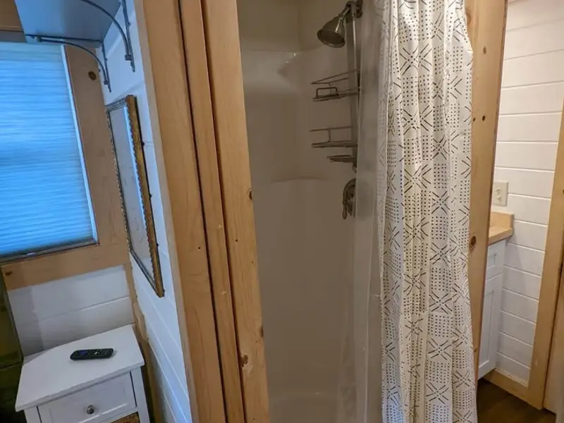 Beautiful 2019 Tumbleweed Tiny Home For Sale! Fully Furnished & Updated photo 4