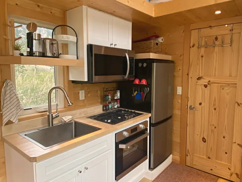 2021 Escape Tiny Home For Sale!  Move-In Ready photo 2